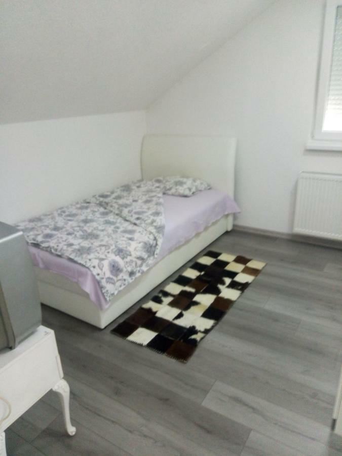 Apartman All Seasons Hotonj Exterior photo